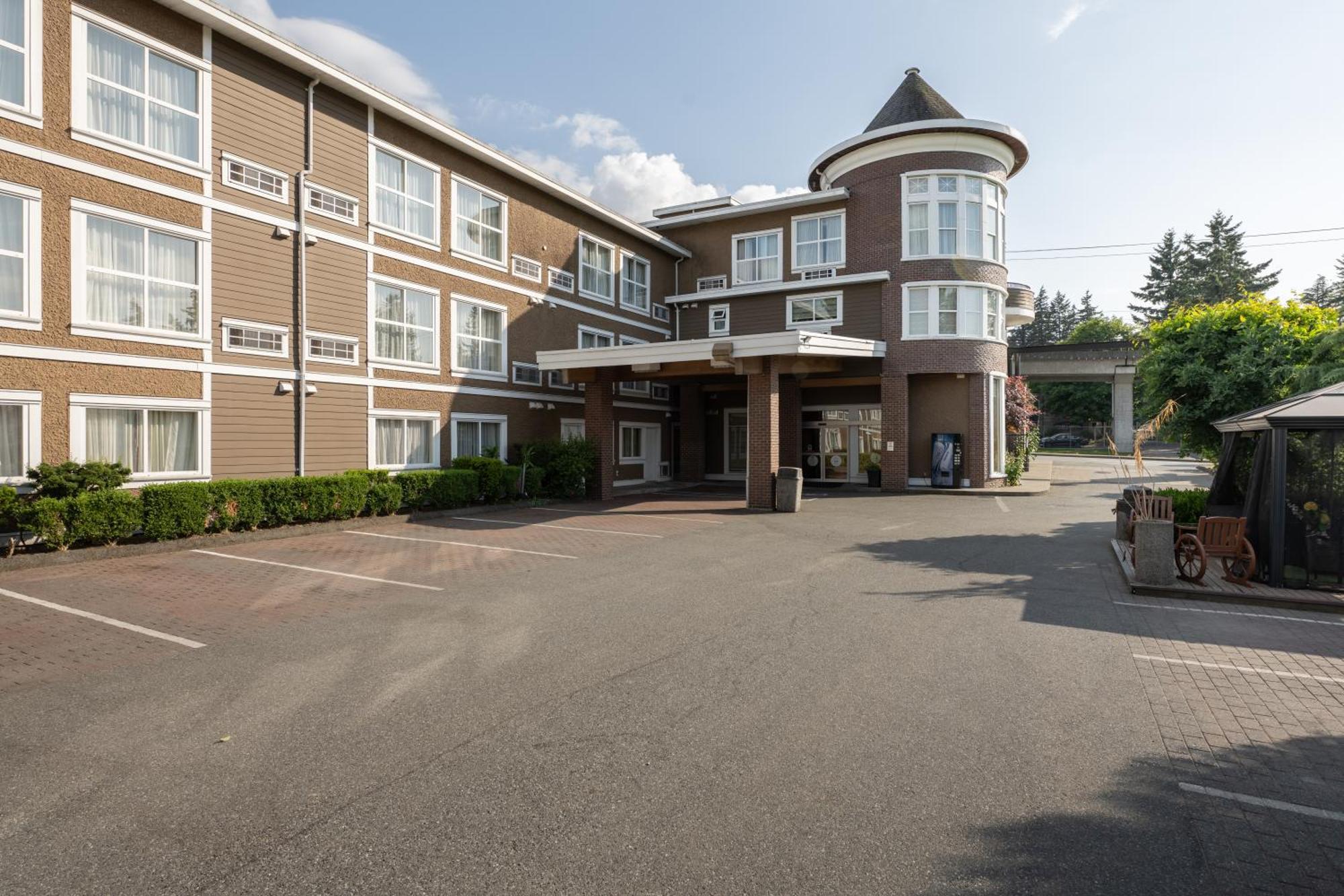 Days Inn By Wyndham Surrey Exterior foto